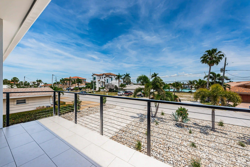 Front_Balcony_with side mount cable railing