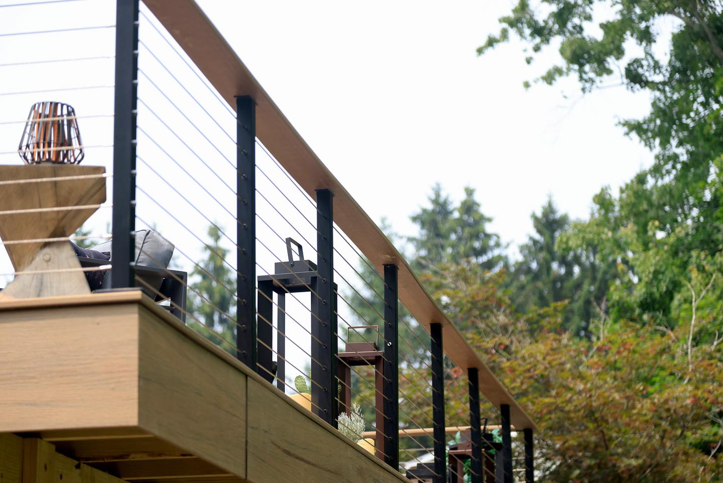 Copper Cable Railing Lush Green Outdoor Deck Cable Railing – Muzata