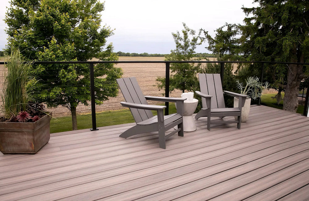 tranquil-deck-with-black-cable-railing-and-vast-field-horizon